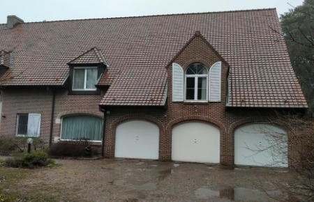 Huis te huur in brasschaat met 6 slaapkamers en 4 badkamers